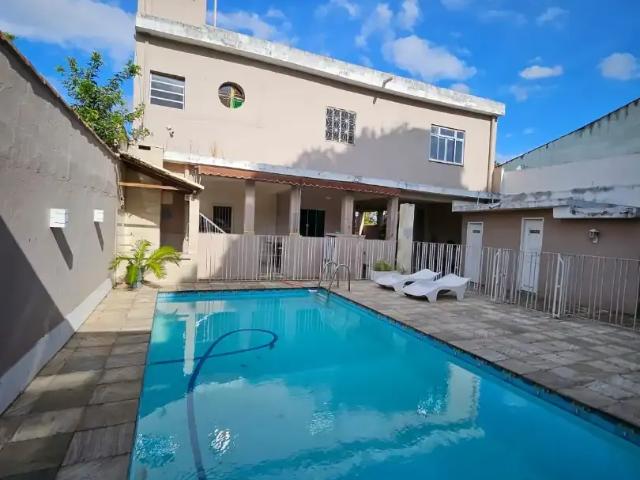 Casa / Sobrado para Venda em Nova Iguaçu/RJ Posse 4 Quartos