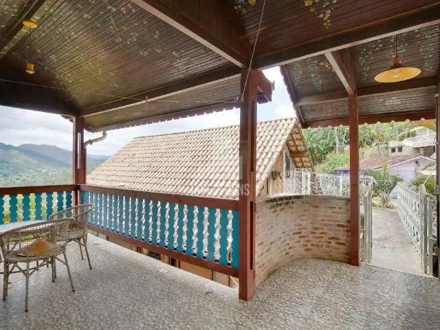 Casa / Sobrado para Venda em Nova Lima/MG Conde 3 Quartos