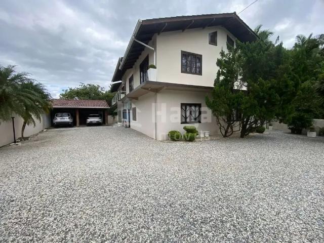 Casa / Sobrado para Venda em Nova Trento/SC Espraiado 6 Quartos