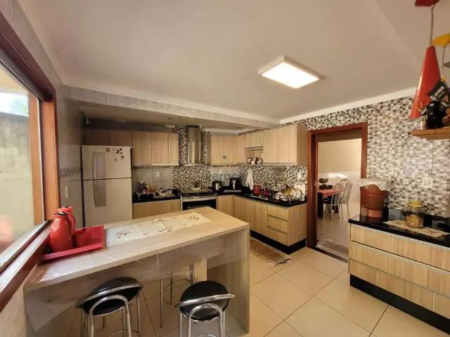 Casa / Sobrado para Venda em Ouro Branco/MG Primeiro de Maio 6 Quartos