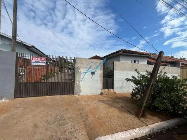 Casa / Sobrado para Venda em Paiçandu/PR Centro 4 Quartos