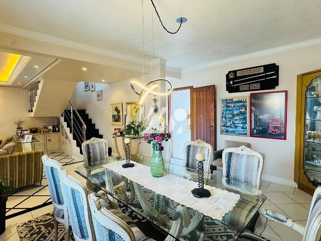 Casa / Sobrado para Venda em Palhoça/SC Centro 3 Quartos