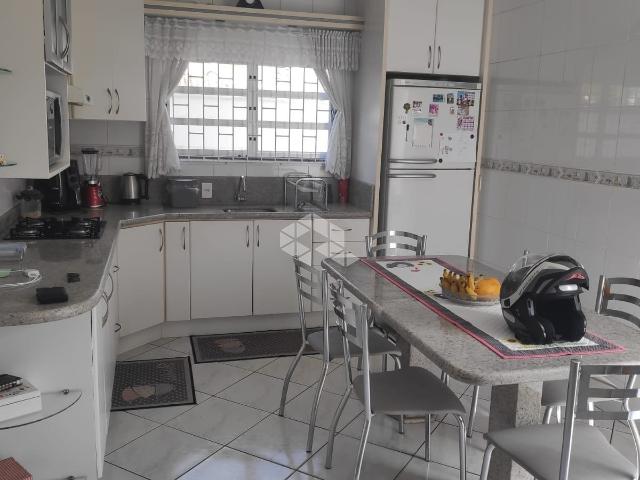 Casa / Sobrado para Venda em Palhoça/SC Centro 3 Quartos