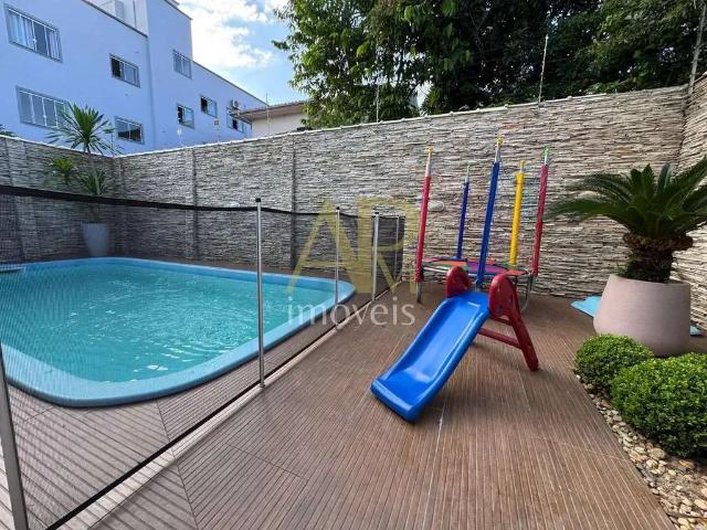 Casa / Sobrado para Venda em Palhoça/SC Centro 4 Quartos