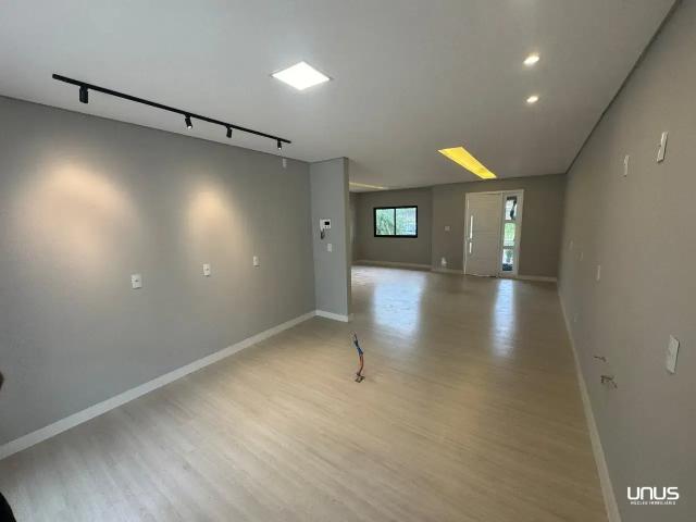 Casa / Sobrado para Venda em Palhoça/SC Centro 4 Quartos