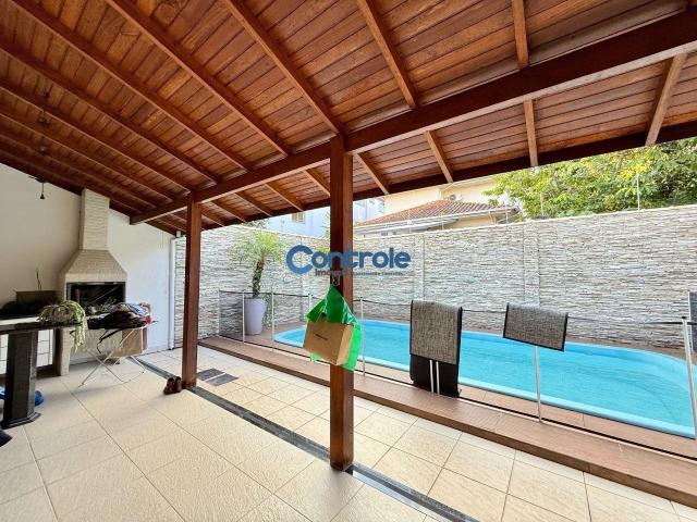 Casa / Sobrado para Venda em Palhoça/SC Centro 4 Quartos