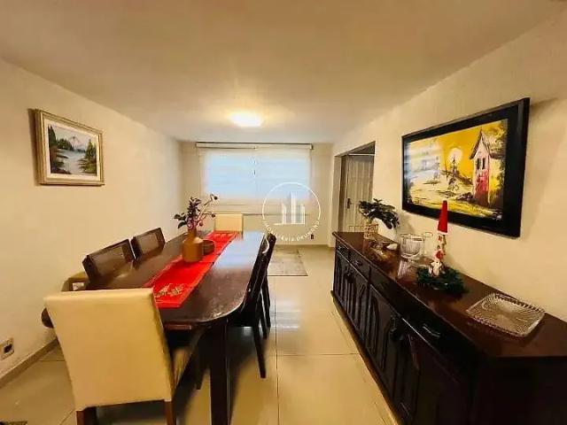 Casa / Sobrado para Venda em Palhoça/SC Centro 4 Quartos