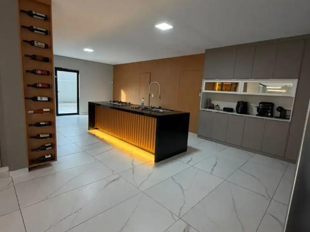 Casa / Sobrado para Venda em Palhoça/SC Centro 4 Quartos
