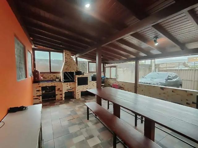 Casa / Sobrado para Venda em Palhoça/SC Furadinho 4 Quartos