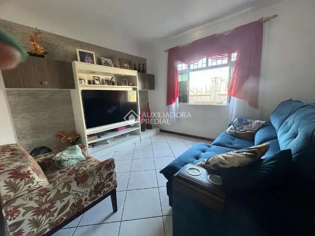 Casa / Sobrado para Venda em Palhoça/SC Centro 6 Quartos
