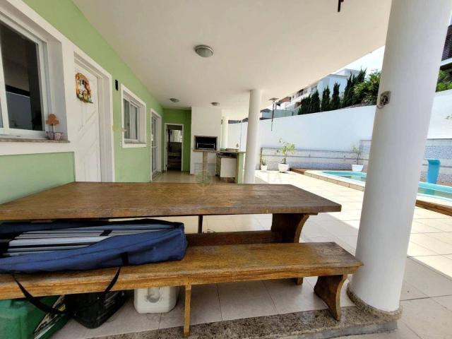 Casa / Sobrado para Venda em Palhoça/SC Cidade Universitária Pedra Branca 3 Quartos
