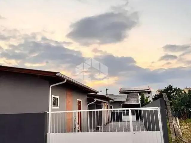Casa / Sobrado para Venda em Palhoça/SC Aririú da Formiga 6 Quartos