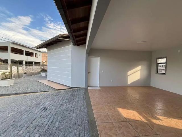 Casa / Sobrado para Venda em Palhoça/SC Aririu 2 Quartos