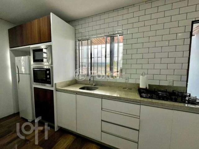 Casa / Sobrado para Venda em Palhoça/SC Aririu 2 Quartos