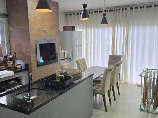 Casa / Sobrado para Venda em Palhoça/SC Aririu 3 Quartos