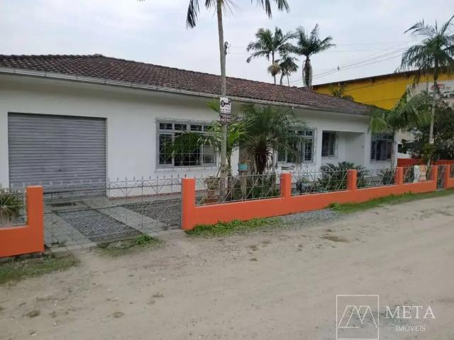 Casa / Sobrado para Venda em Palhoça/SC Aririu 4 Quartos