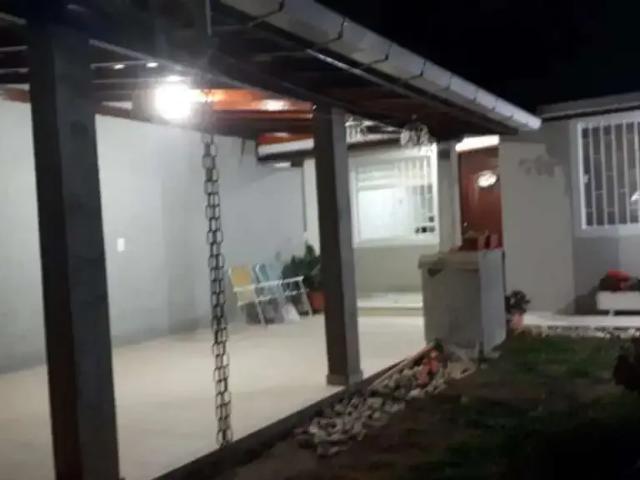 Casa / Sobrado para Venda em Palhoça/SC Barra do Aririú 2 Quartos