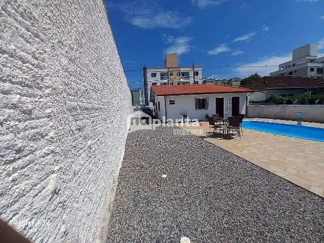 Casa / Sobrado para Venda em Palhoça/SC Barra do Aririú 3 Quartos