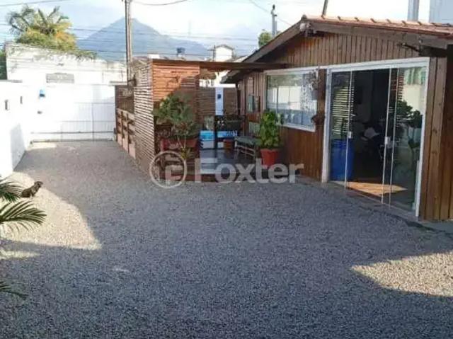Casa / Sobrado para Venda em Palhoça/SC Barra do Aririú 3 Quartos