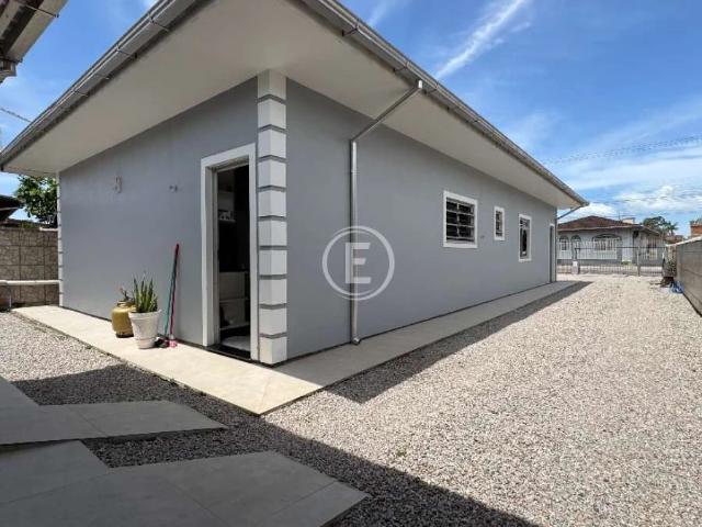 Casa / Sobrado para Venda em Palhoça/SC Guarda do Cubatão 4 Quartos