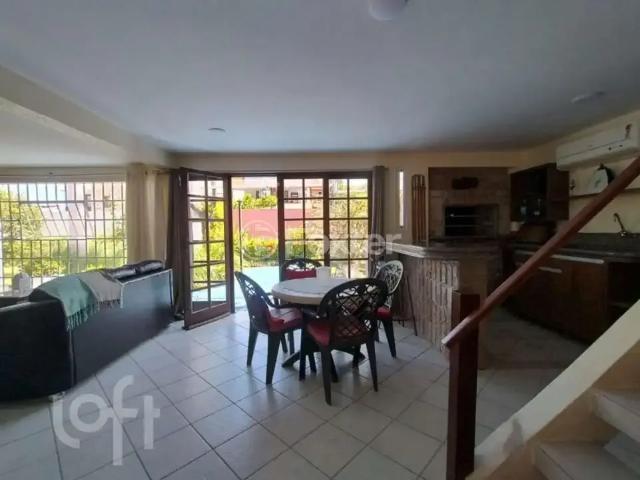 Casa / Sobrado para Venda em Palhoça/SC Enseada de Brito 4 Quartos