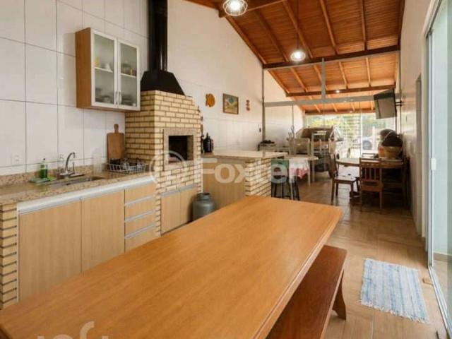 Casa / Sobrado para Venda em Palhoça/SC Enseada de Brito 6 Quartos