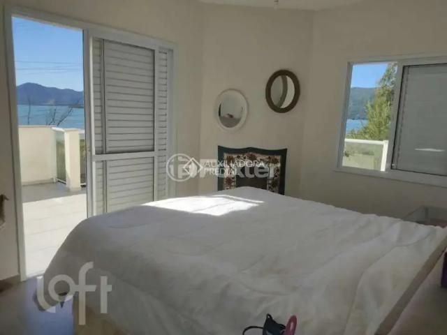 Casa / Sobrado para Venda em Palhoça/SC Enseada de Brito 1 Quartos