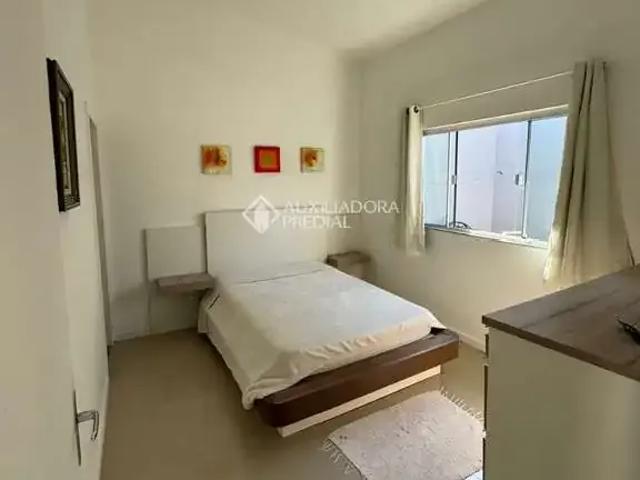 Casa / Sobrado para Venda em Palhoça/SC Enseada de Brito 2 Quartos
