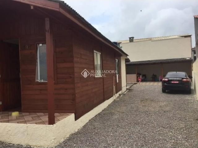 Casa / Sobrado para Venda em Palhoça/SC Enseada de Brito 3 Quartos
