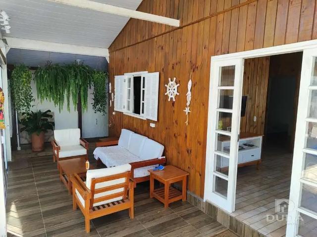 Casa / Sobrado para Venda em Palhoça/SC Enseada do Brito Ens Brito 3 Quartos