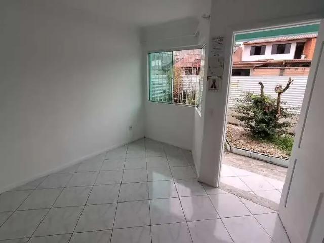 Casa / Sobrado para Venda em Palhoça/SC Madri 3 Quartos