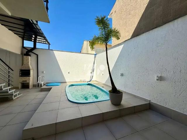 Casa / Sobrado para Venda em Palhoça/SC Madri 4 Quartos