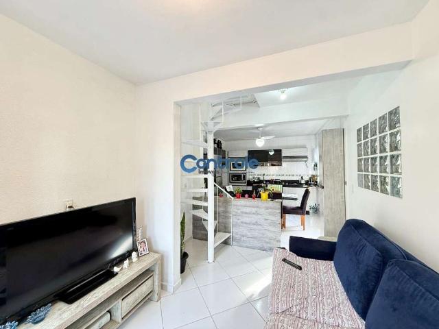 Casa / Sobrado para Venda em Palhoça/SC Madri 4 Quartos