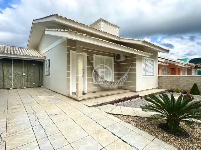 Casa / Sobrado para Venda em Palhoça/SC São Sebastião 2 Quartos