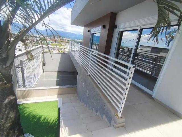 Casa / Sobrado para Venda em Palhoça/SC São Sebastião 3 Quartos