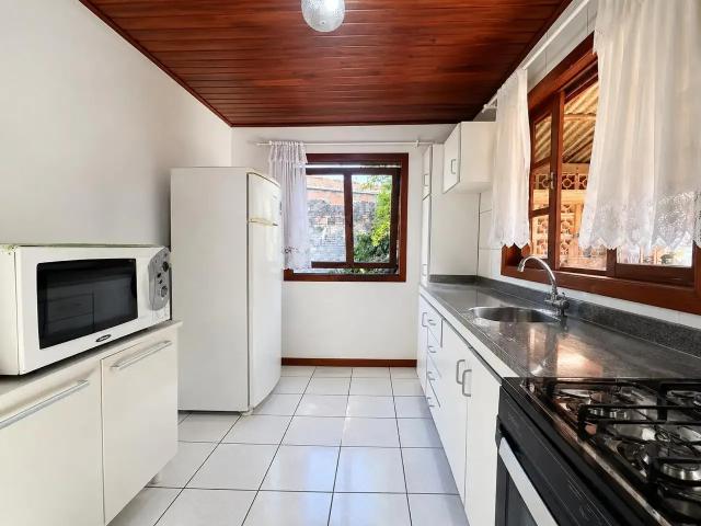 Casa / Sobrado para Venda em Palhoça/SC Ponte do Imaruim 3 Quartos