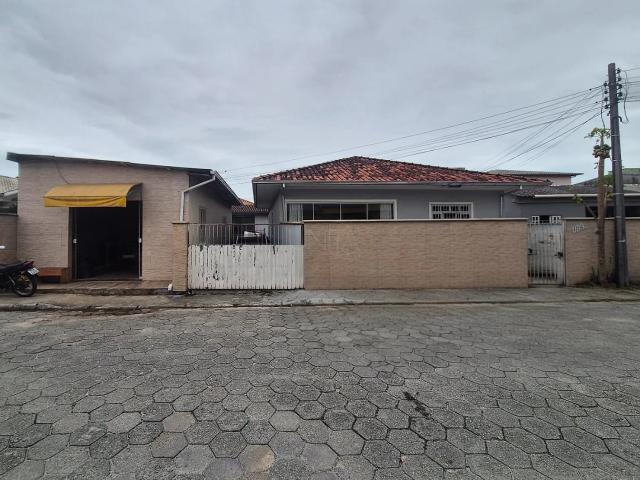 Casa / Sobrado para Venda em Palhoça/SC Pachecos 3 Quartos