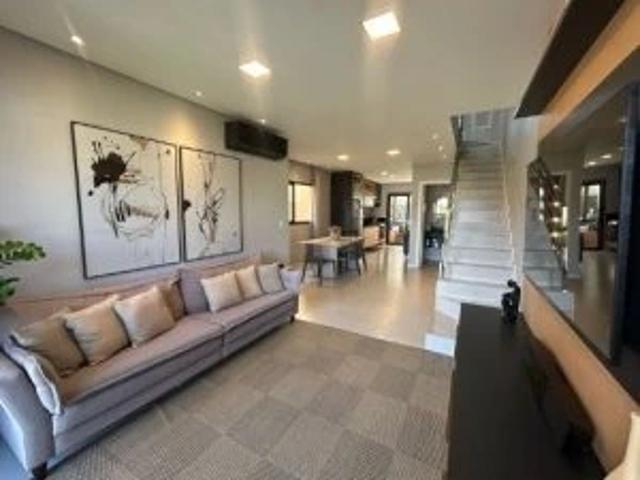 Casa / Sobrado para Venda em Palhoça/SC Passa Vinte
