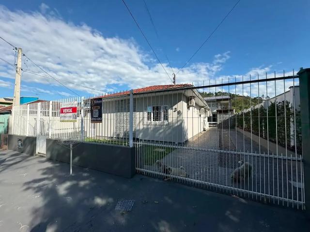 Casa / Sobrado para Venda em Palhoça/SC Passa Vinte 5 Quartos