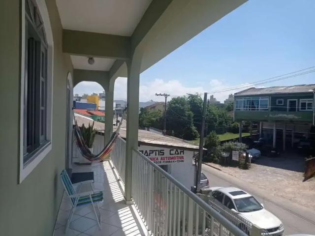 Casa / Sobrado para Venda em Palhoça/SC Passa Vinte 6 Quartos