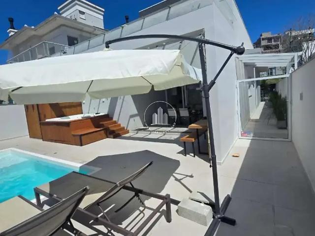 Casa / Sobrado para Venda em Palhoça/SC Pedra Branca 3 Quartos