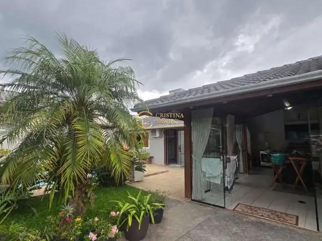 Casa / Sobrado para Venda em Palhoça/SC Pedra Branca 3 Quartos