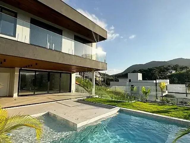 Casa / Sobrado para Venda em Palhoça/SC Pedra Branca 3 Quartos