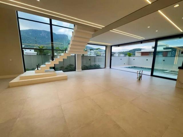 Casa / Sobrado para Venda em Palhoça/SC Pedra Branca 3 Quartos
