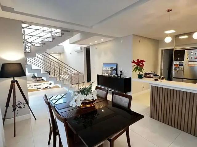 Casa / Sobrado para Venda em Palhoça/SC Pedra Branca 4 Quartos