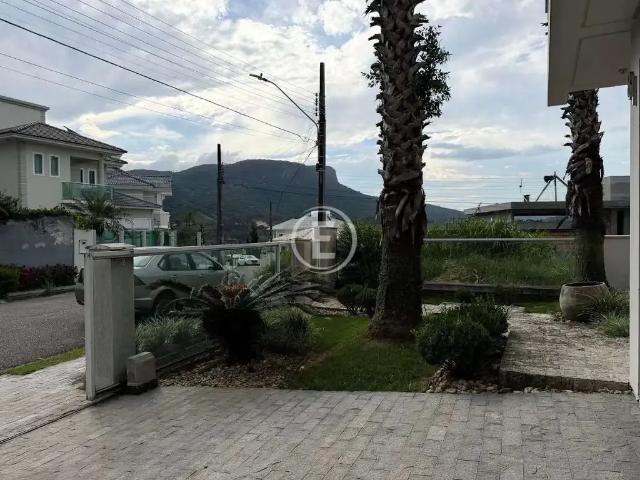 Casa / Sobrado para Venda em Palhoça/SC Pedra Branca 4 Quartos