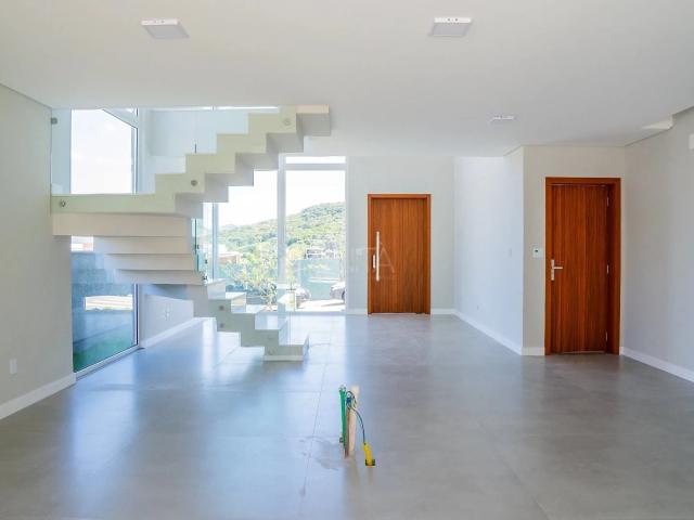 Casa / Sobrado para Venda em Palhoça/SC Pedra Branca 4 Quartos