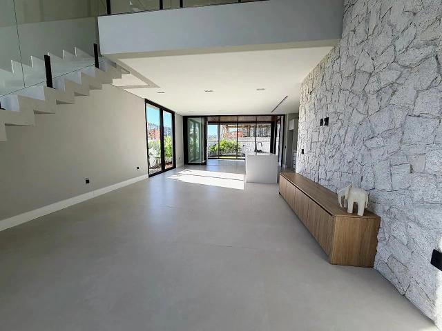 Casa / Sobrado para Venda em Palhoça/SC Pedra Branca 4 Quartos