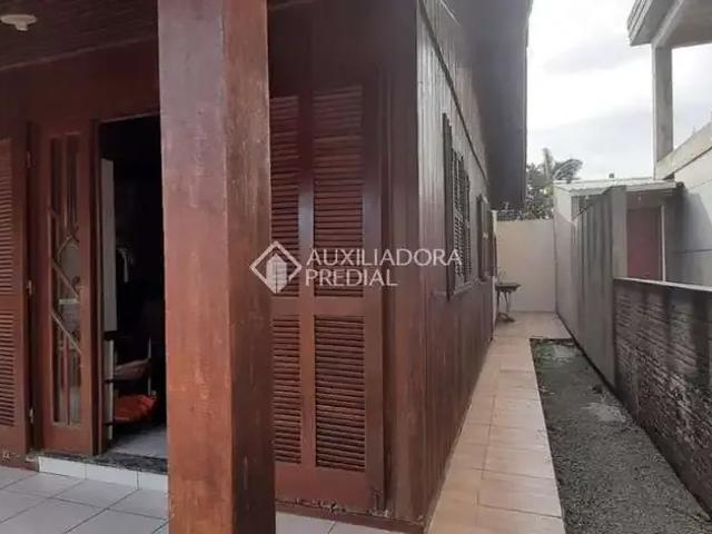 Casa / Sobrado para Venda em Palhoça/SC Praia do Sonho 4 Quartos