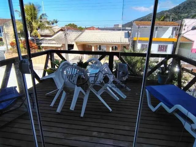 Casa / Sobrado para Venda em Palhoça/SC Praia de Fora 4 Quartos